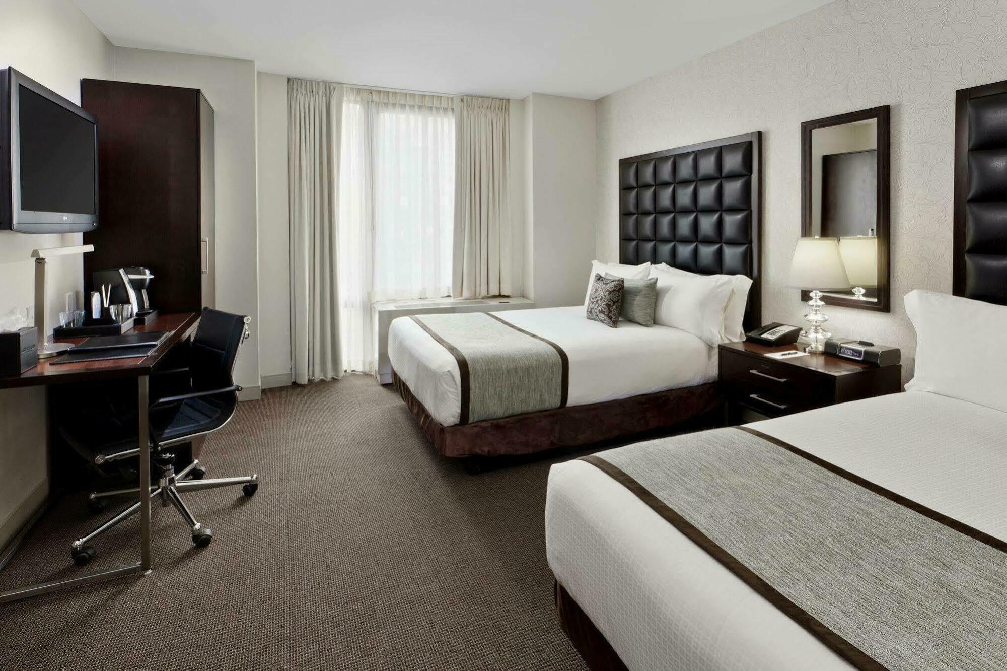 Distrikt Hotel New York City, Tapestry Collection By Hilton Exterior photo